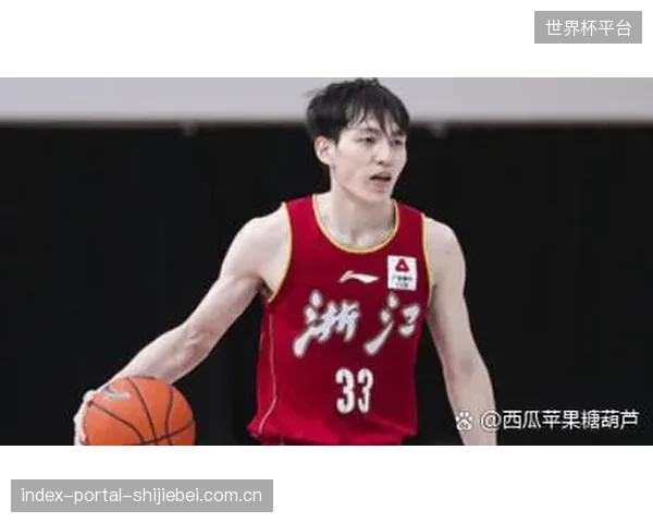 34岁的队长伍德仍是球队进攻支点，他的经验和禁区内的终结能力对球队至关重要。